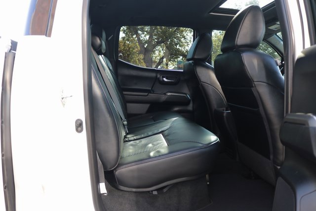 Used 2020 Toyota Tacoma Limited image 11