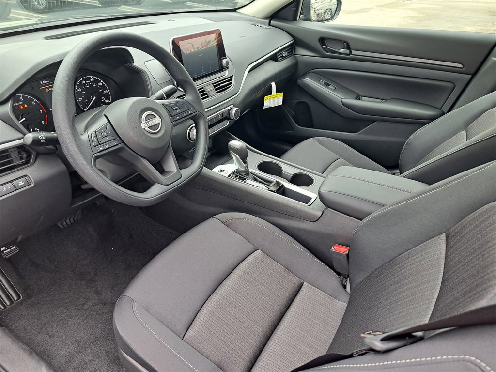 Used 2025 Nissan Altima 2.5 S image 13