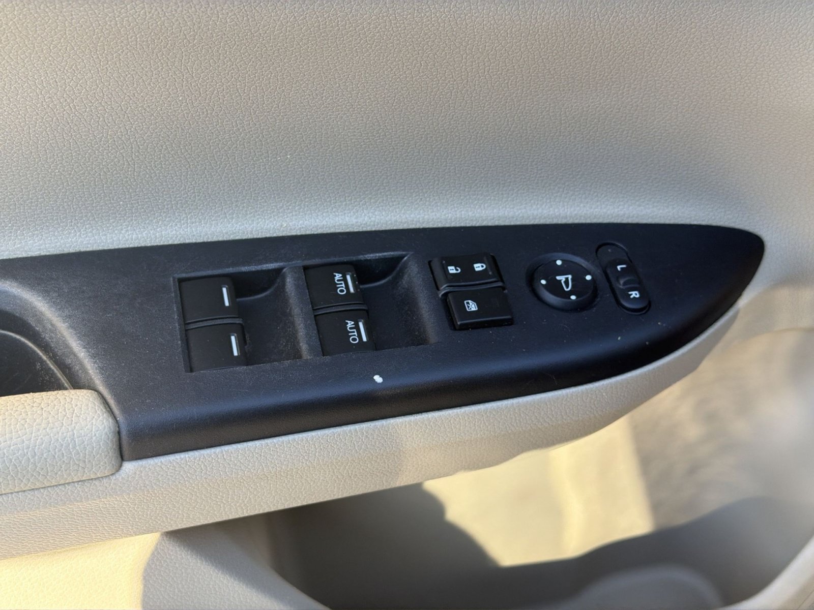 Used 2014 Honda Accord EX-L image 12