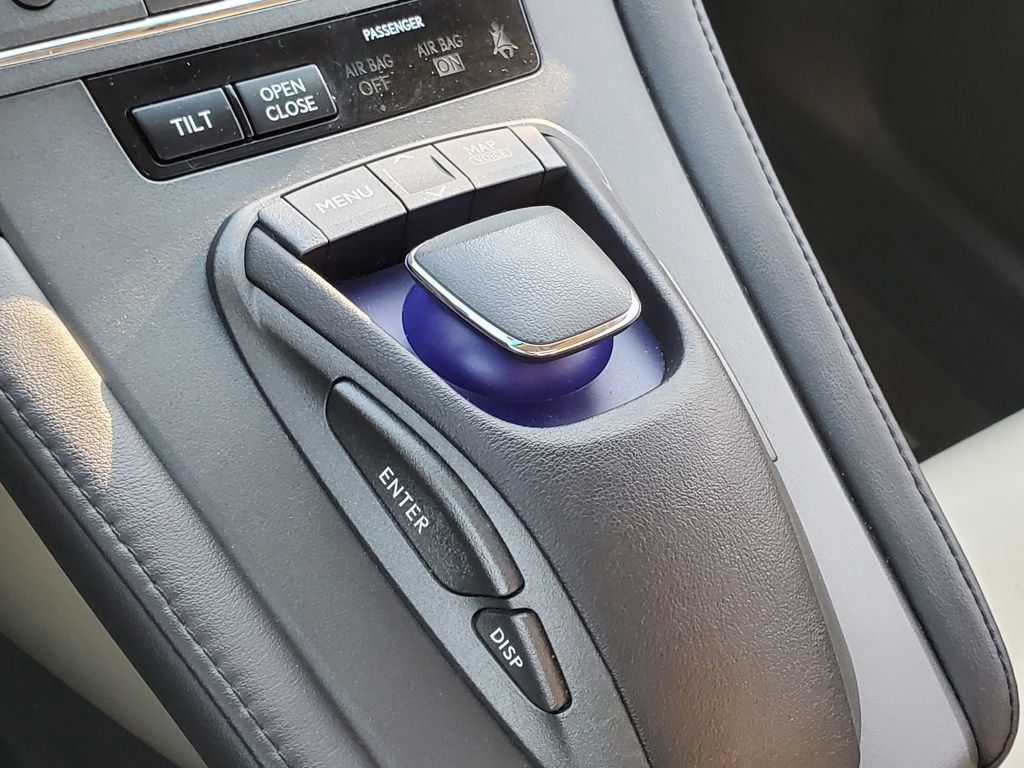 Used 2011 Lexus HS 250h image 29