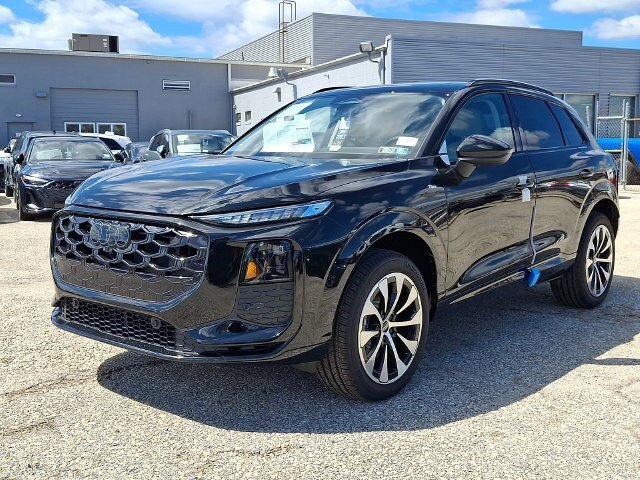 New 2026 Audi Q3 quattro 2.0T AWD/4WD image 2