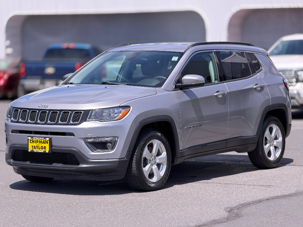 Used 2018 Jeep Compass Latitude w/ Popular Equipment Group FWD image 17