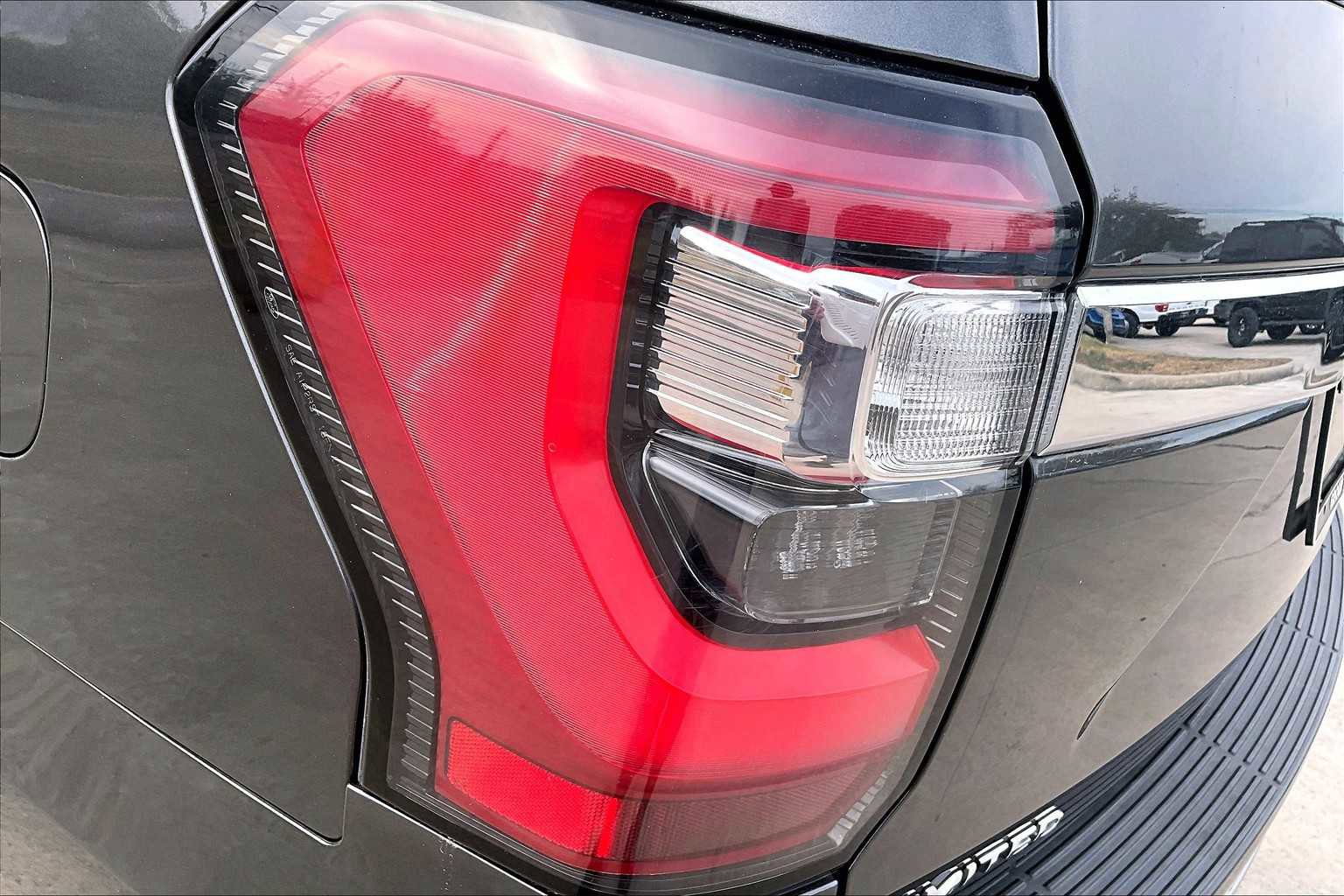 Used 2021 Ford Expedition Max Limited image 28