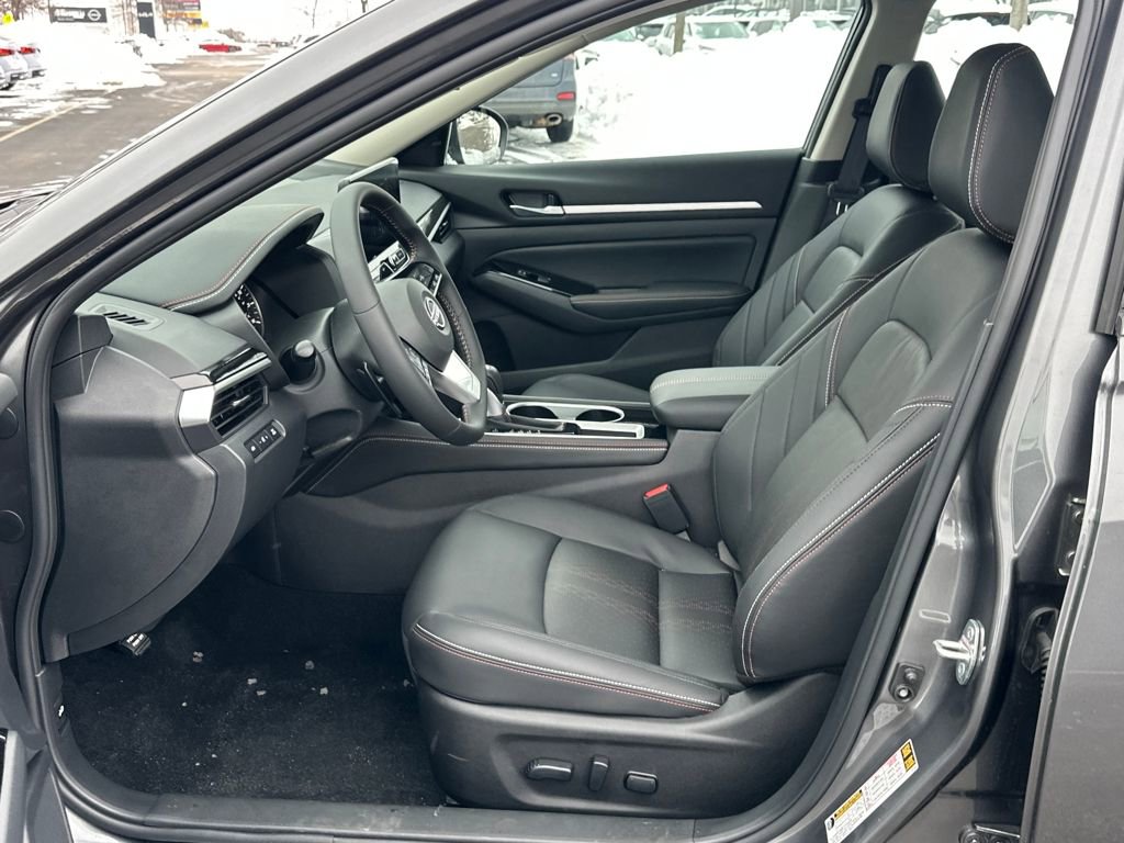 New 2025 Nissan Altima 2.5 SR w/ SR Premium Package image 9