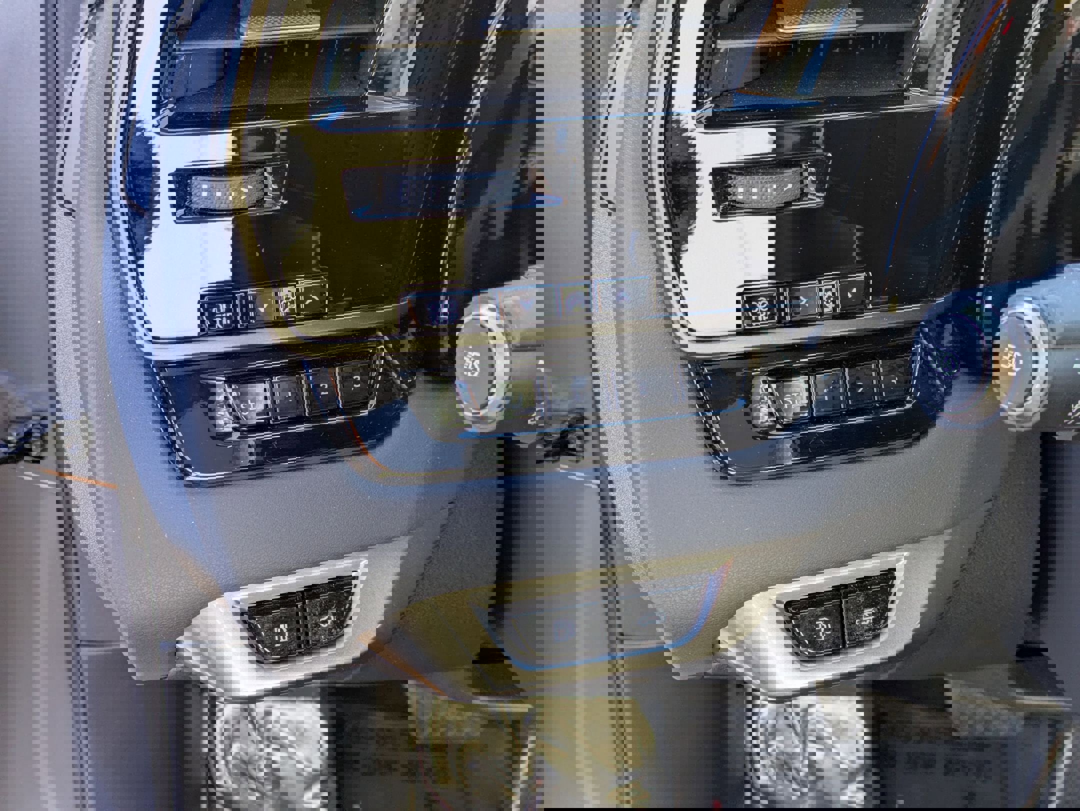 Used 2023 Lexus RX 350h image 16