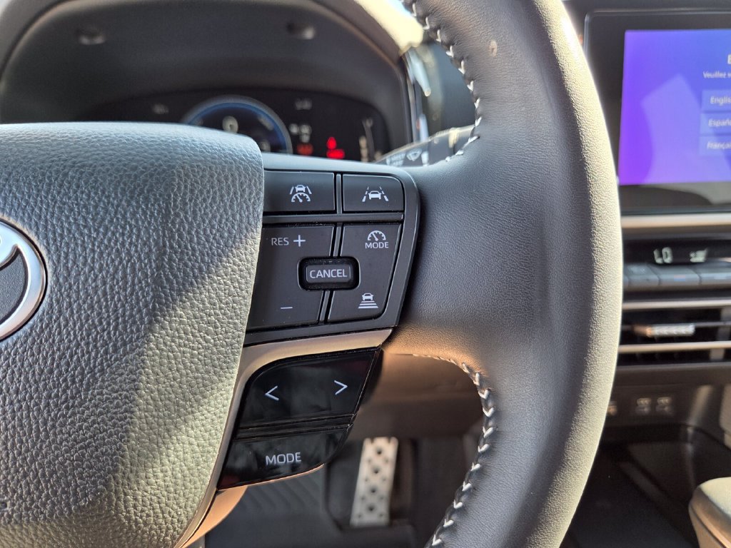 Used 2025 Toyota Camry SE FWD image 24