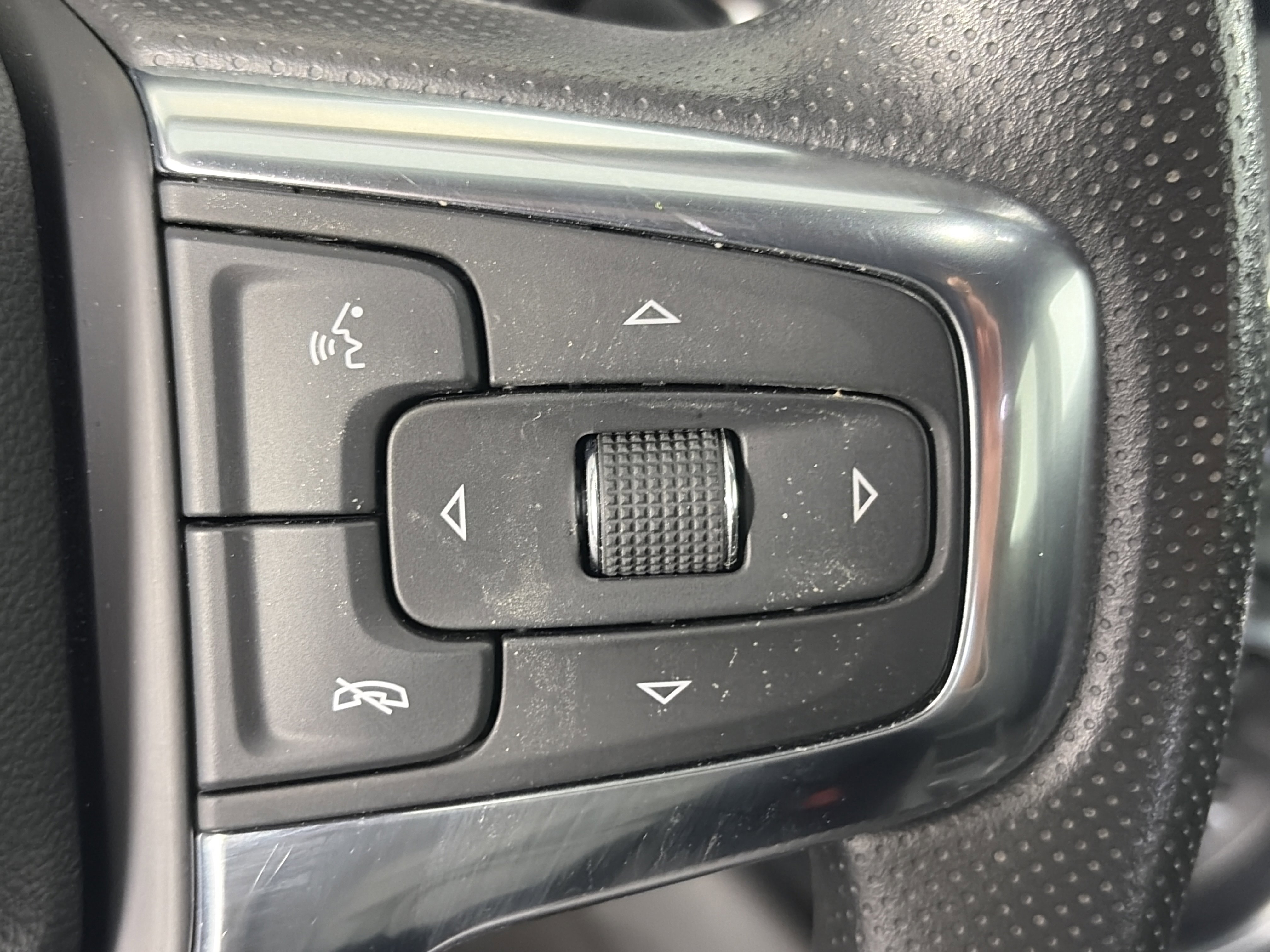 Certified 2024 Chevrolet Blazer LT w/ Convenience Package image 29