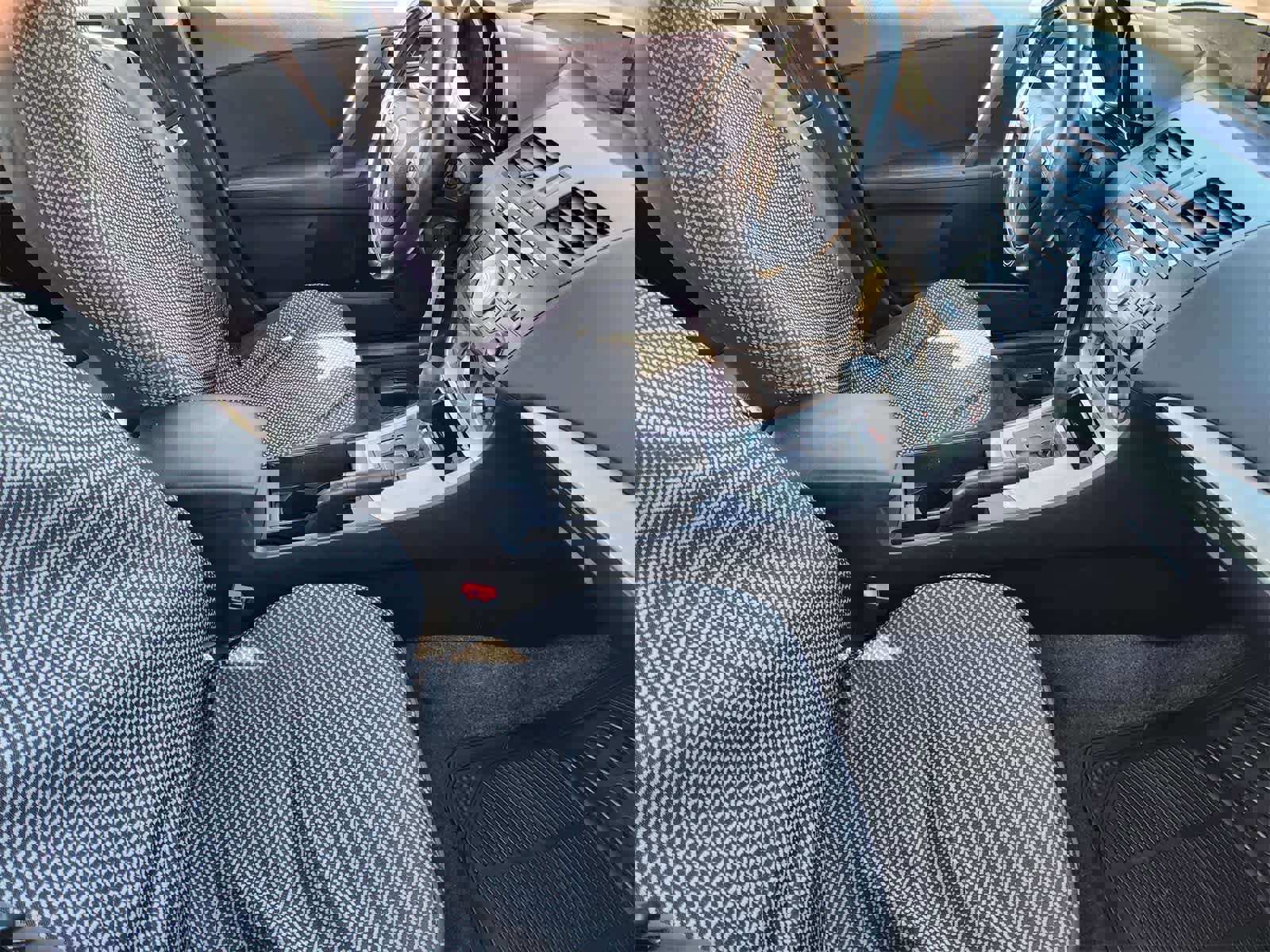 Used 2010 MAZDA MAZDA3 i Touring image 14