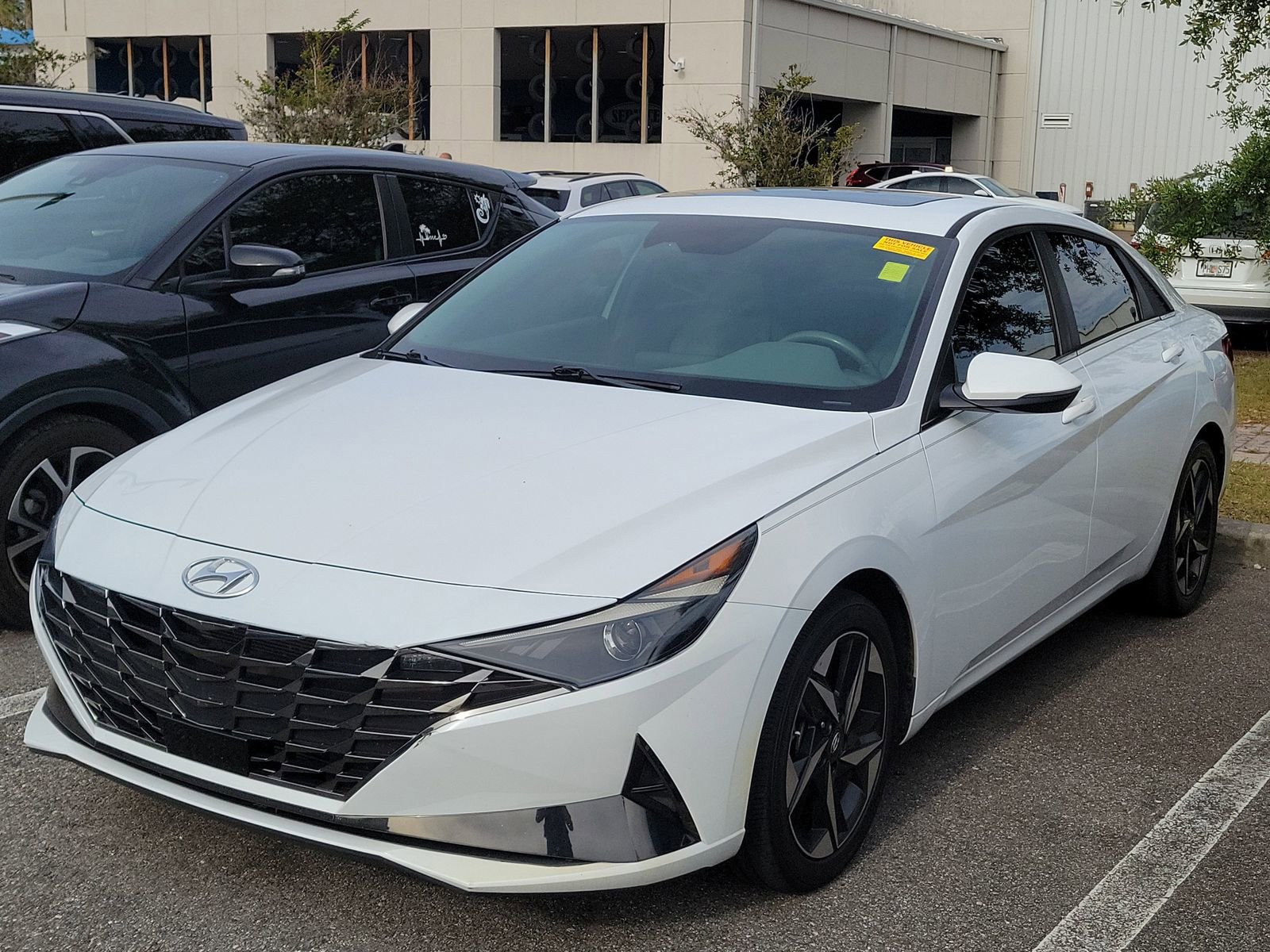 Used 2021 Hyundai Elantra SEL w/ Convenience + Premium Package FWD image 2