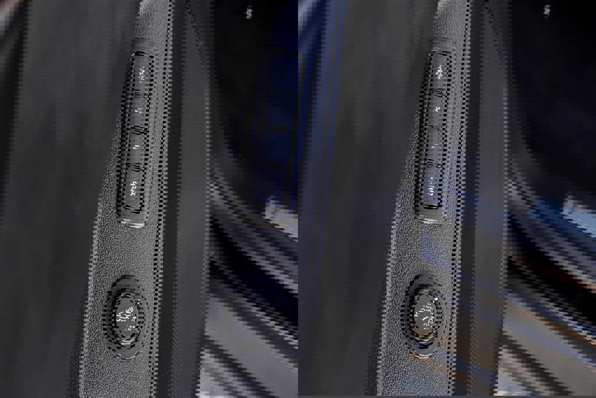 Used 2020 Chevrolet Equinox Premier w/ Premier Redline Edition image 20