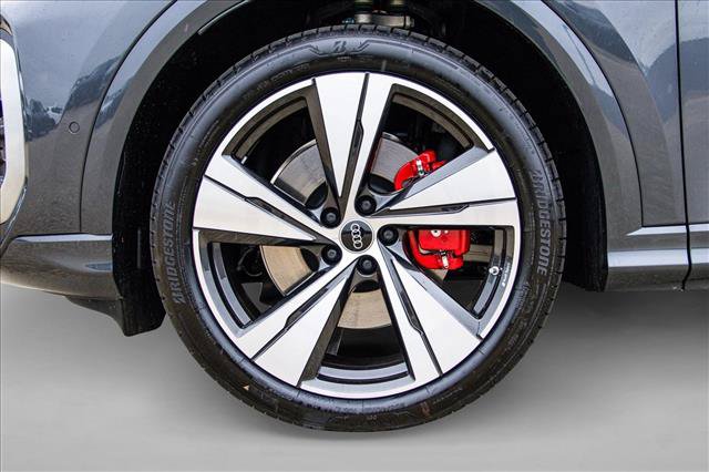 New 2026 Audi SQ5 Prestige AWD/4WD image 9