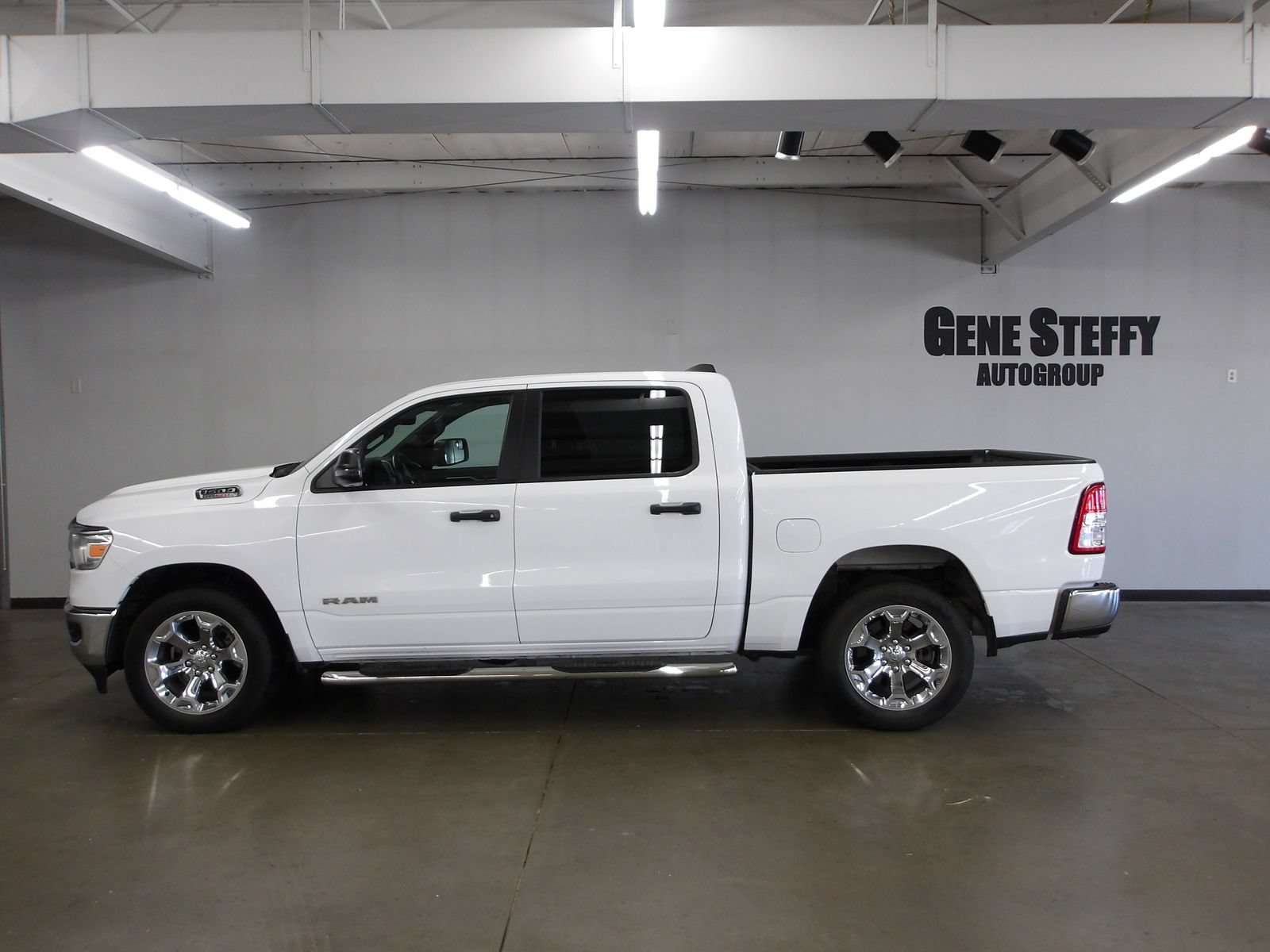 Used 2023 RAM 1500 Big Horn AWD/4WD image 6