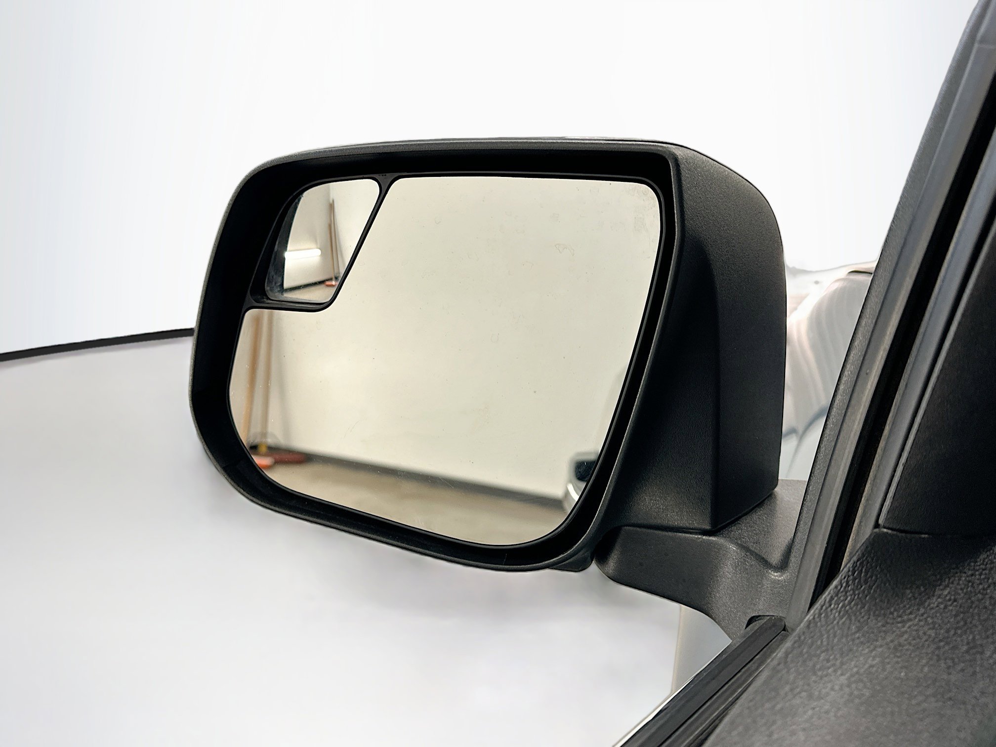 Used 2019 GMC Canyon SLE w/ SLE Convenience Package image 16