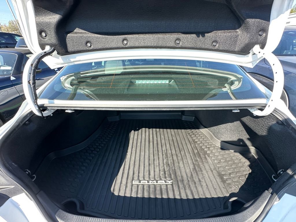 Used 2025 Toyota Camry SE w/ Convenience Package image 27