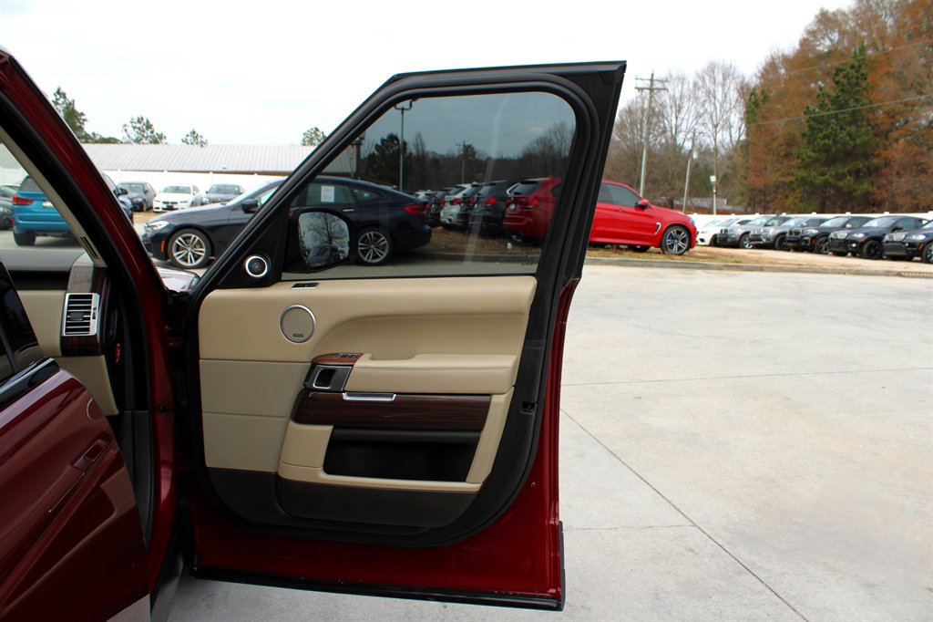 Used 2017 Land Rover Range Rover HSE image 31