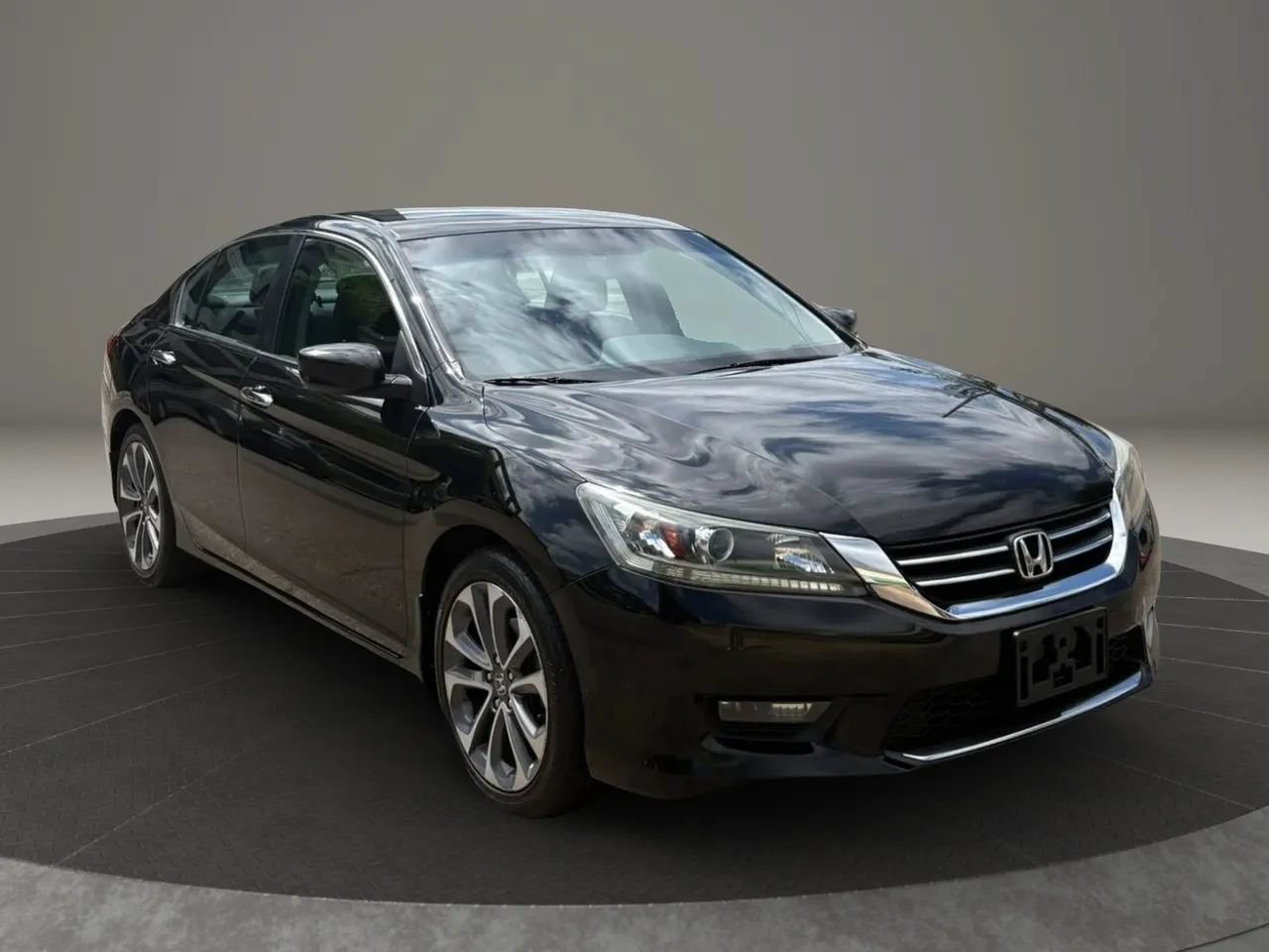 Used 2015 Honda Accord Sport image 4