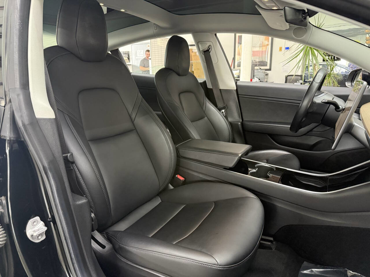 Used 2018 Tesla Model 3 Long Range image 17