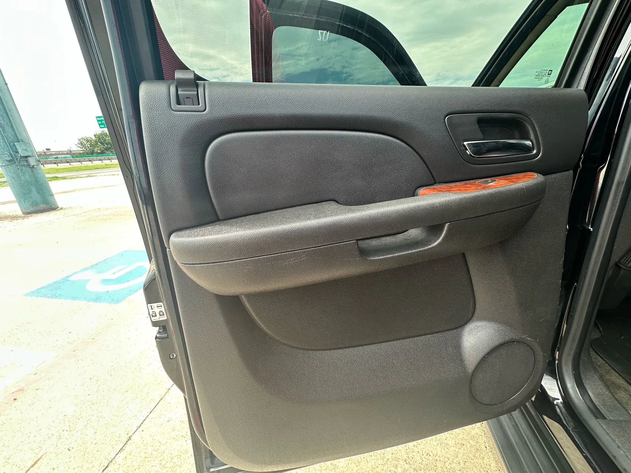 Used 2008 Chevrolet Avalanche LTZ w/ LTZ Preferred Equipment Group AWD/4WD image 30