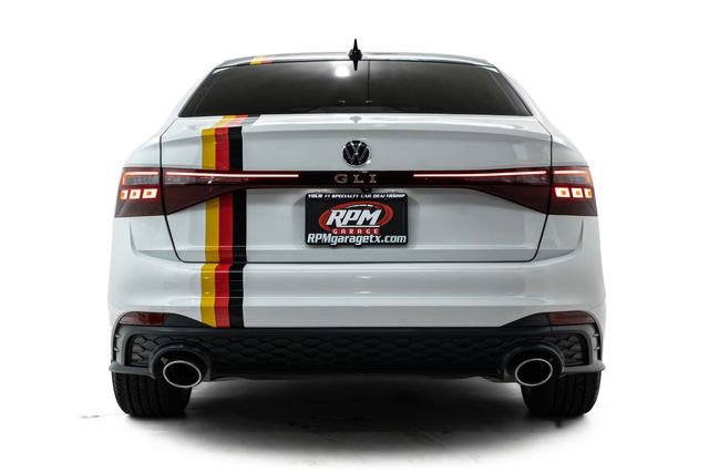 Used 2025 Volkswagen Jetta GLI Autobahn image 3