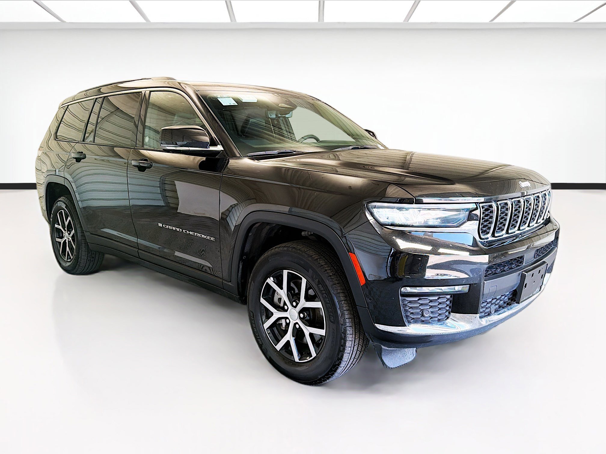 Used 2024 Jeep Grand Cherokee L Limited w/ Luxury Tech Group II AWD/4WD image 3
