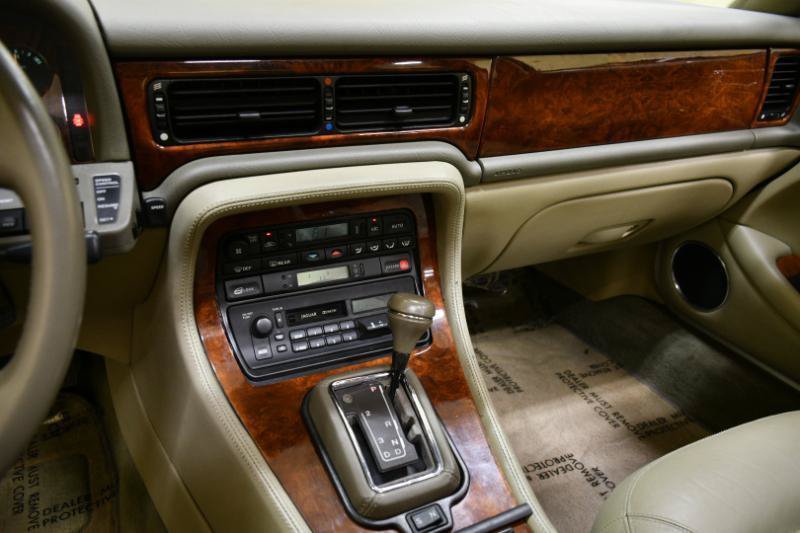 Used 1997 Jaguar XJ6 RWD image 41