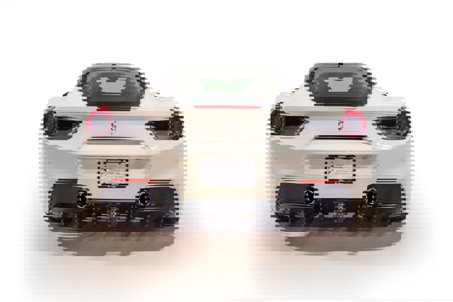 Used 2016 Ferrari 488 GTB image 5