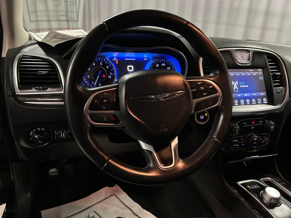Used 2017 Chrysler 300 Limited AWD/4WD image 15