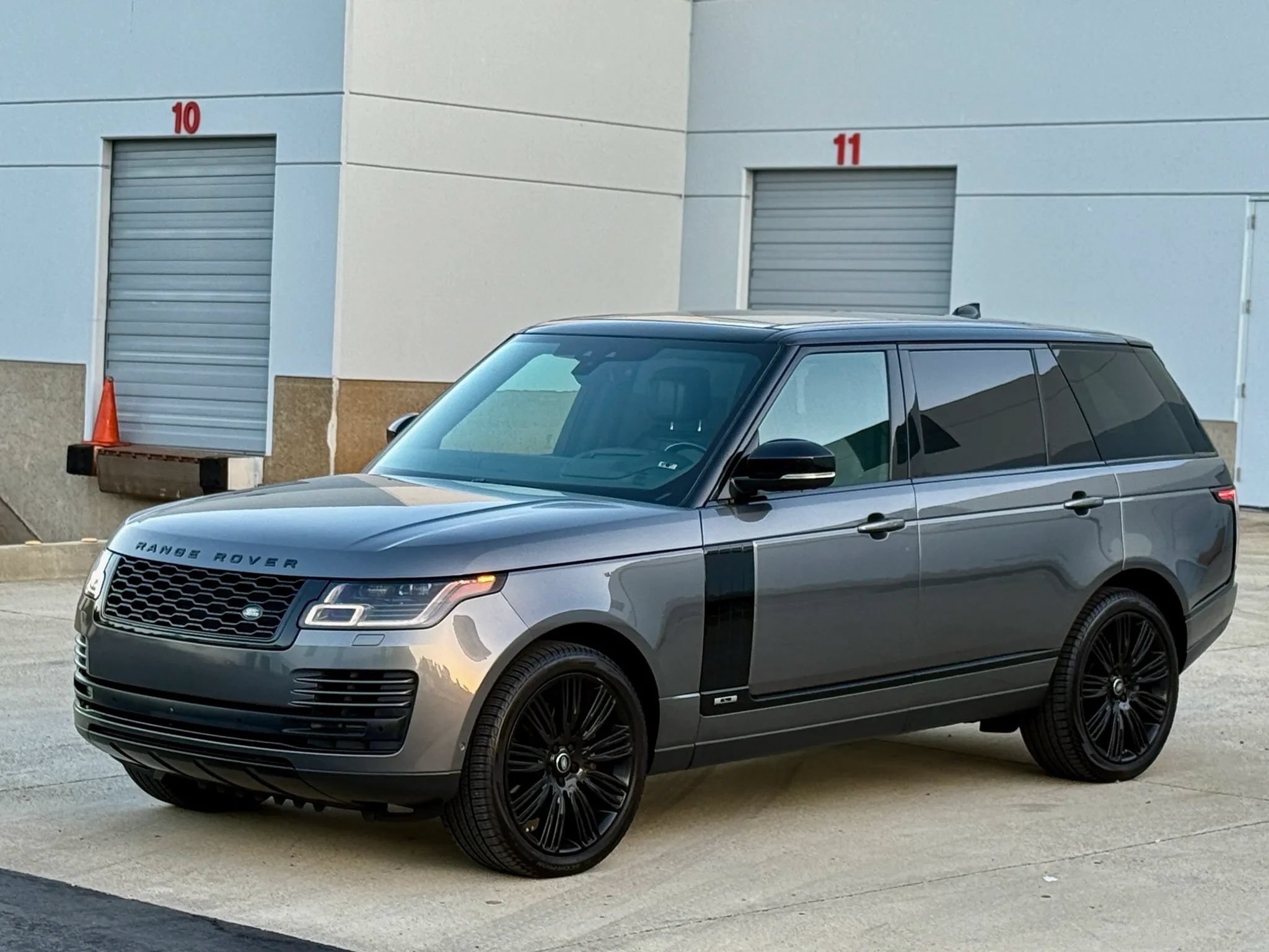 Used 2019 Land Rover Range Rover Long Wheelbase Supercharged AWD/4WD image 11