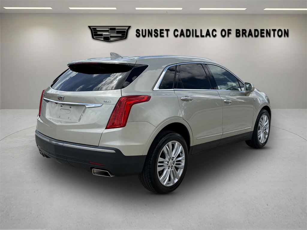 Used 2017 Cadillac XT5 Premium Luxury FWD image 3
