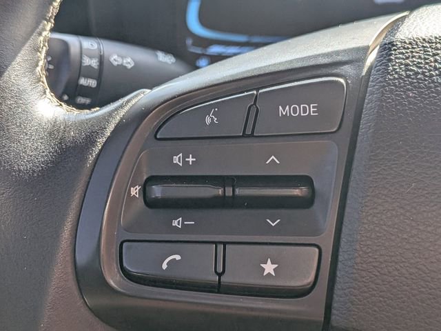 Used 2023 Hyundai Venue SEL image 24