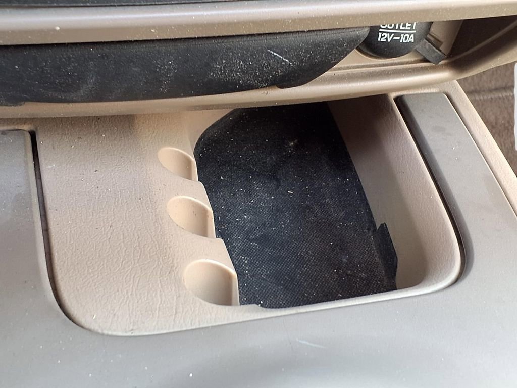 Used 2004 Ford Taurus SES FWD image 18
