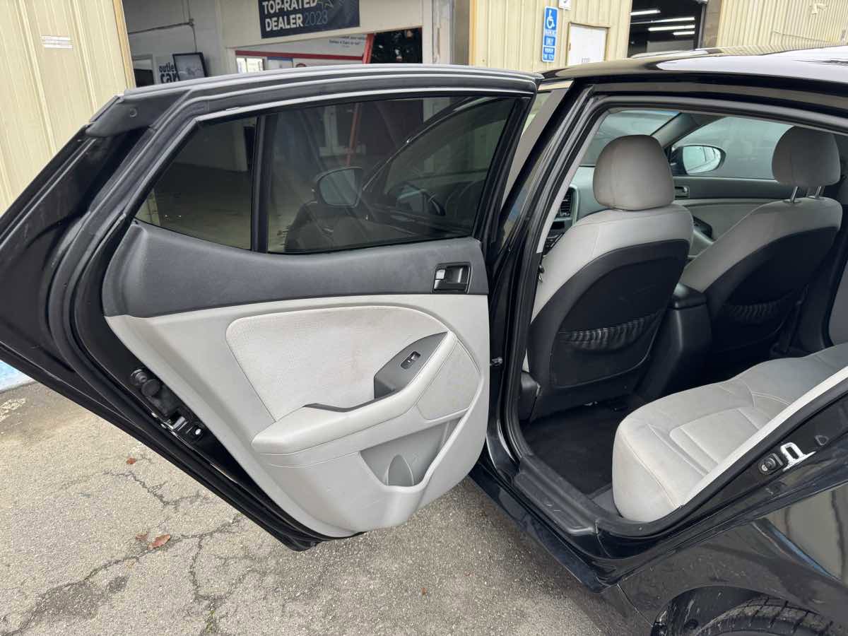 Used 2011 Kia Optima LX w/ Convenience Pkg image 19