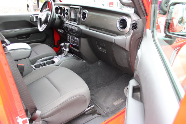 Used 2022 Jeep Wrangler Unlimited Sahara AWD/4WD image 45