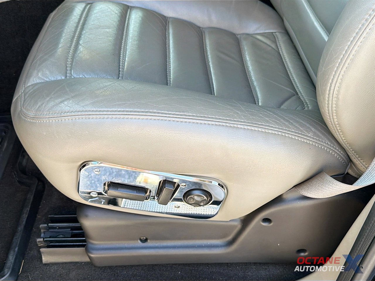 Used 2003 HUMMER H2 w/ Preferred Equipment Group image 17