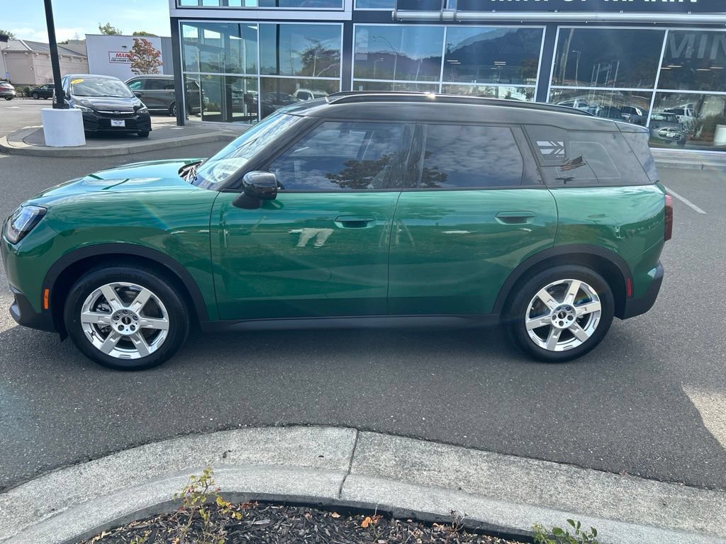 Used 2025 MINI Cooper Countryman SE AWD/4WD image 2