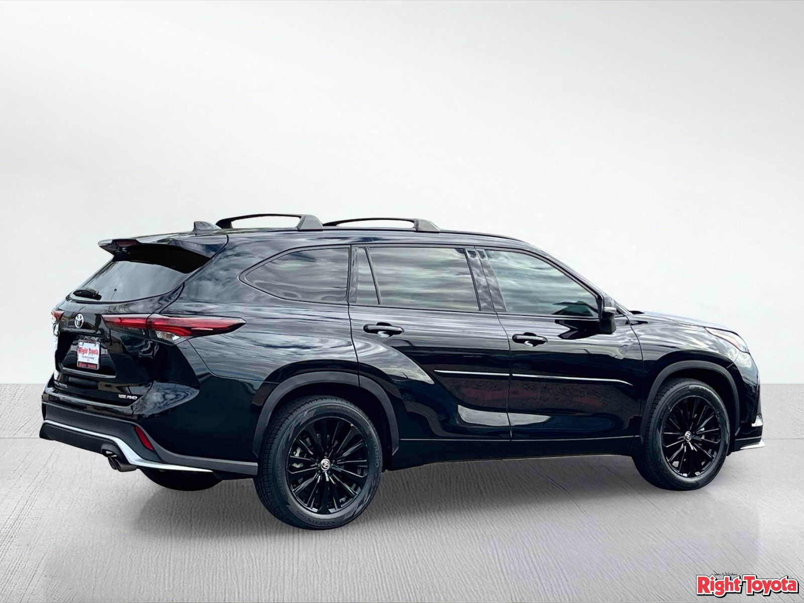 Used 2024 Toyota Highlander XSE AWD/4WD image 5