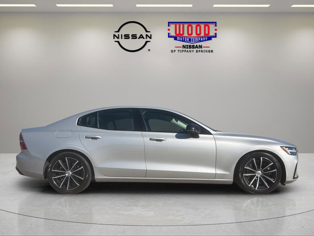 Used 2023 Volvo S60 T8 Plus image 2