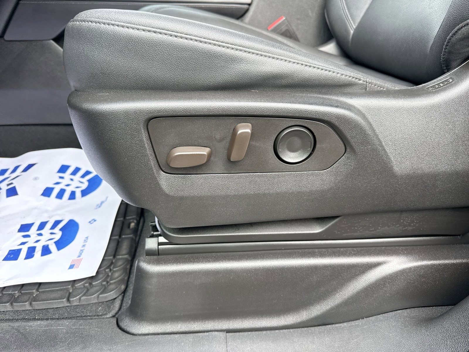 Used 2023 Chevrolet Suburban Z71 image 14