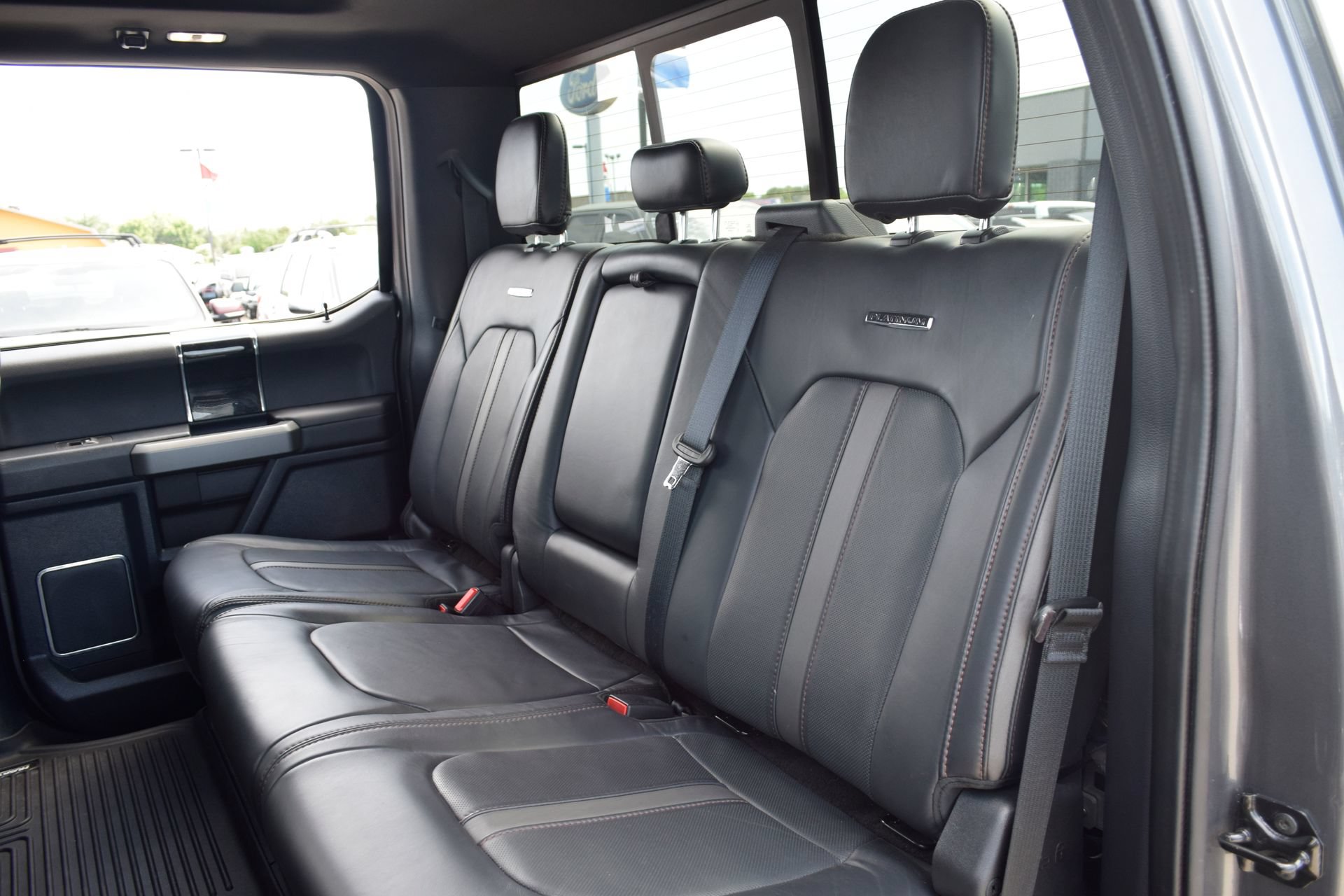 Used 2022 Ford F450 Platinum w/ FX4 Off-Road Package AWD/4WD image 16