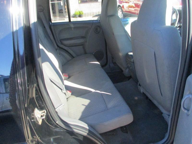 Used 2005 Jeep Liberty Renegade AWD/4WD image 7