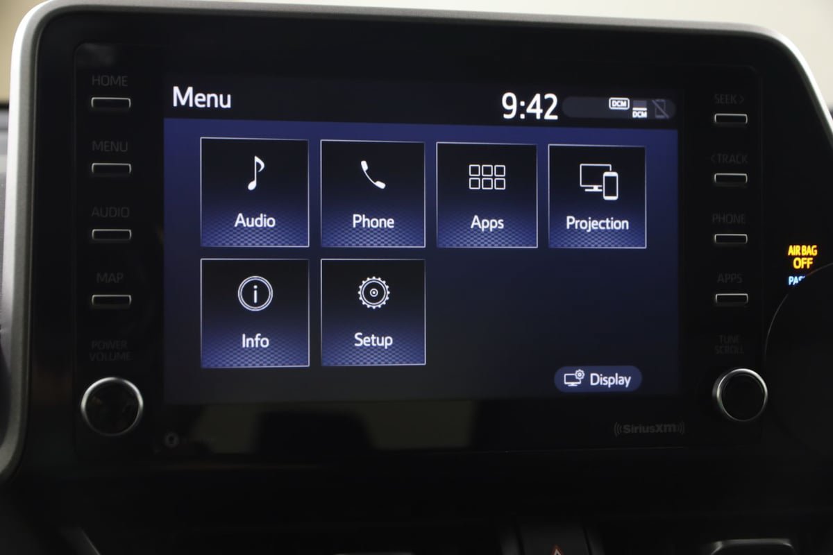 Used 2021 Toyota C-HR LE FWD image 26