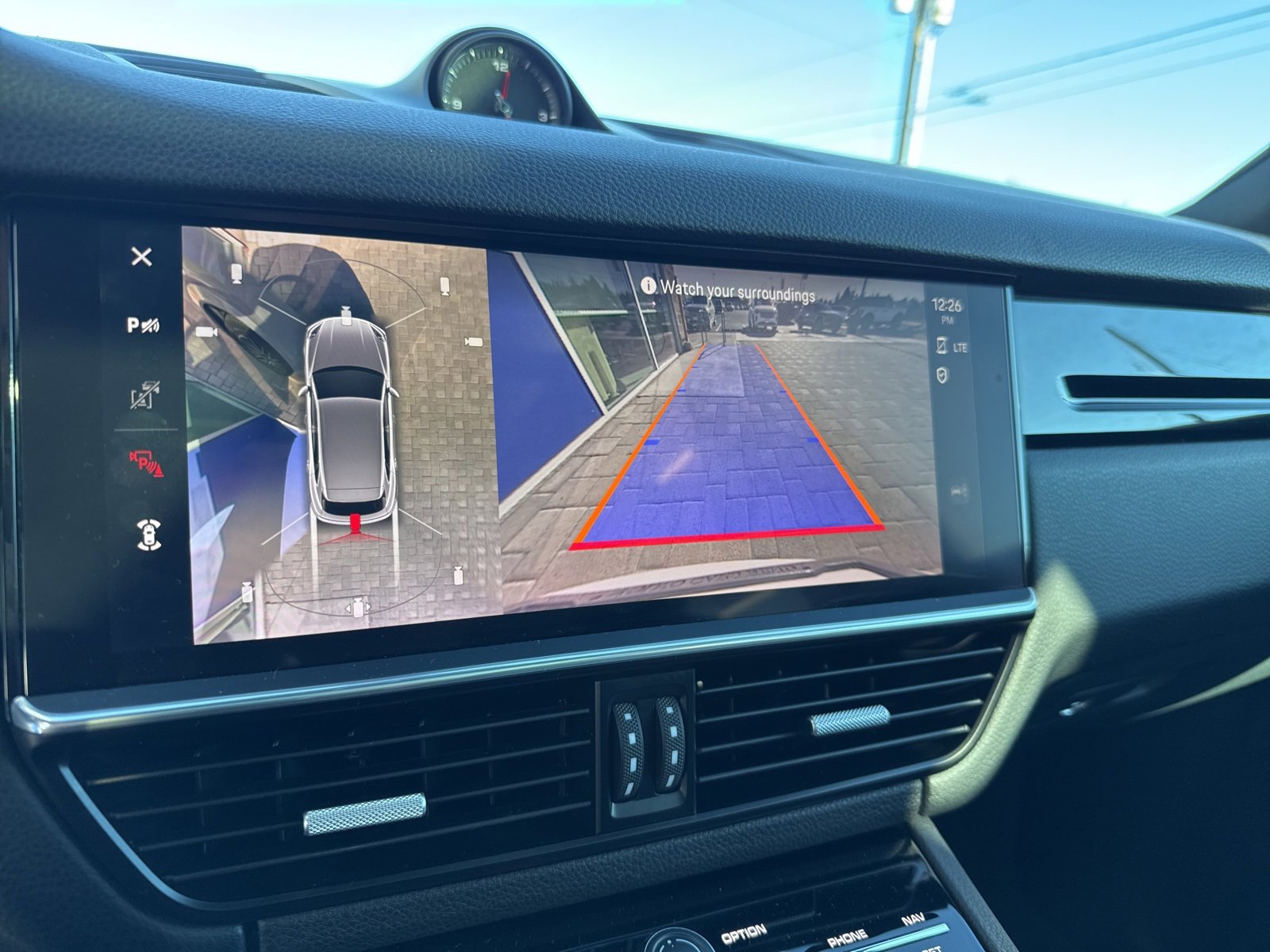 Used 2022 Porsche Cayenne Base image 23