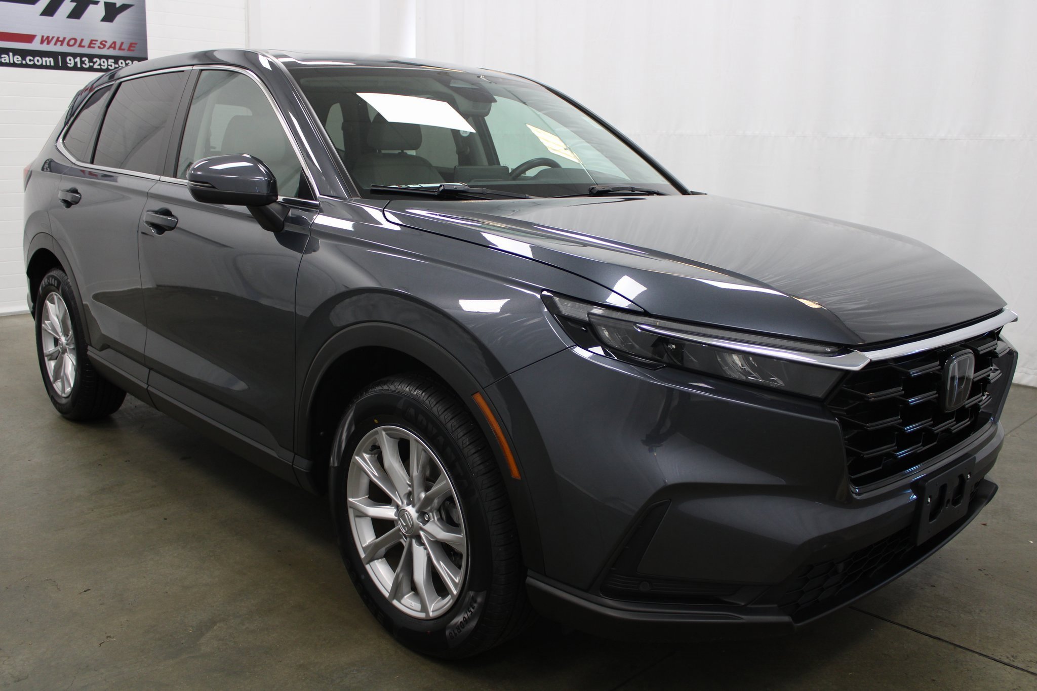 Used 2023 Honda CR-V EX-L image 3