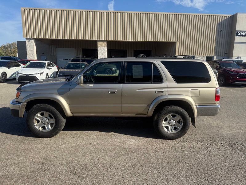 Used 2002 Toyota 4Runner SR5 w/ Leather Trim Pkg AWD/4WD image 18