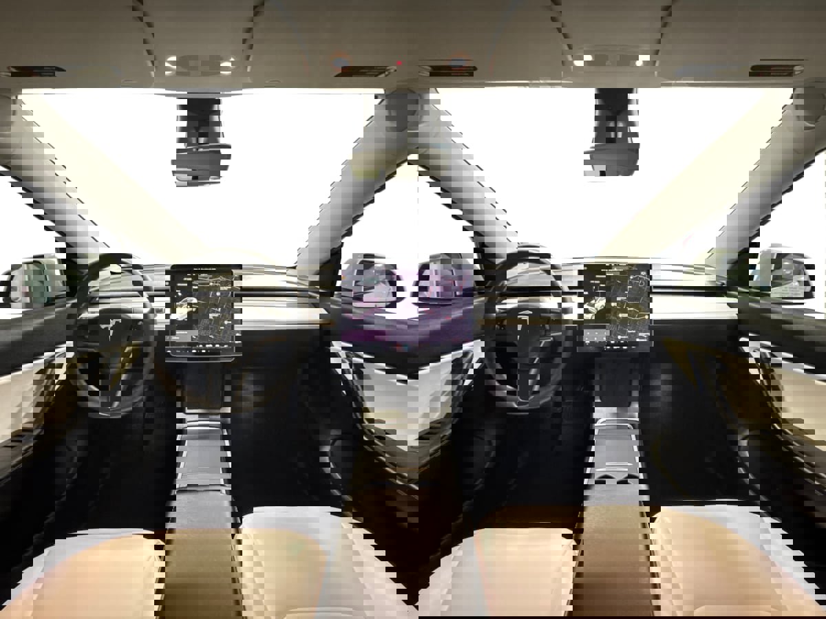 Used 2021 Tesla Model Y Long Range image 17