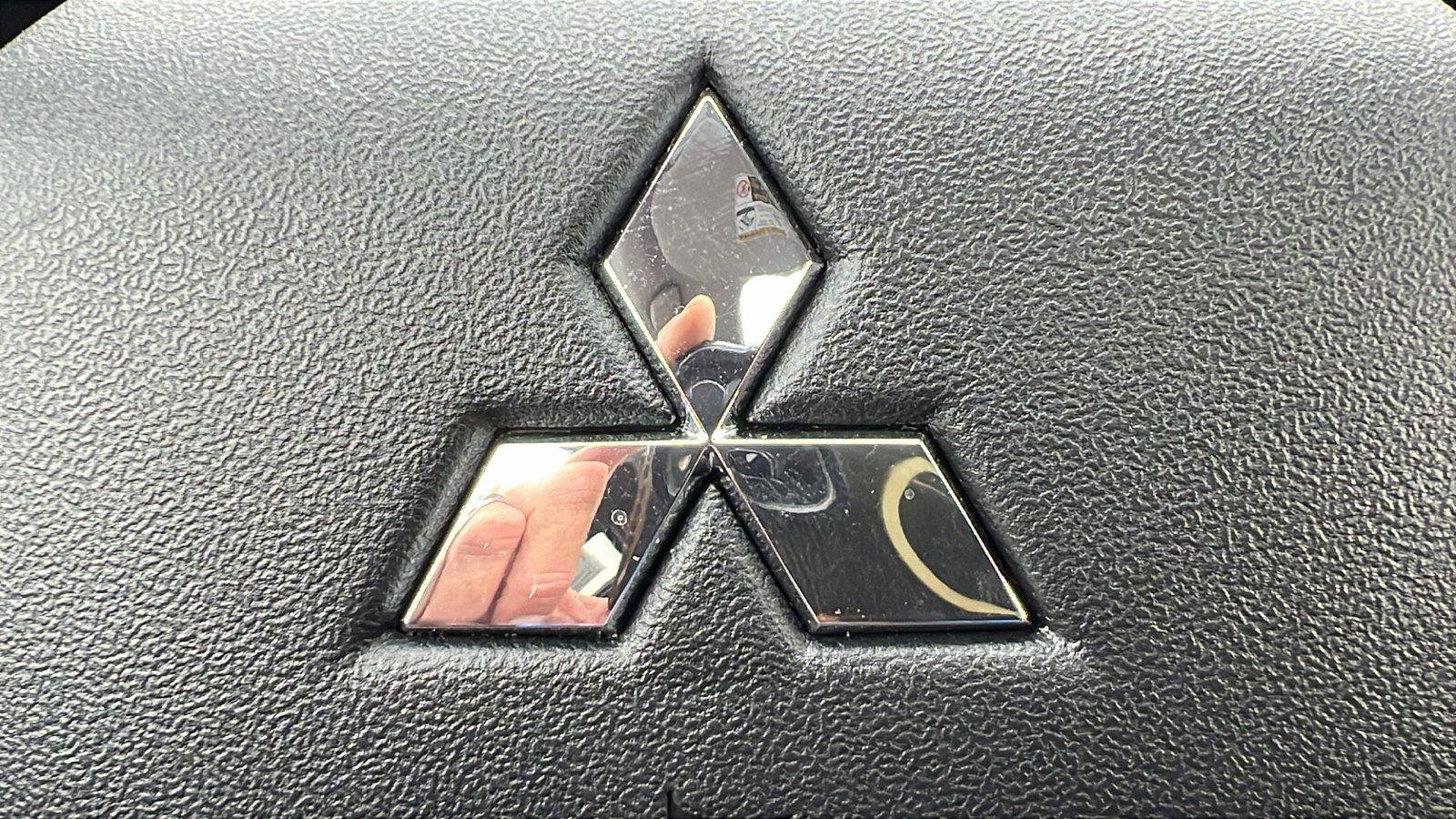 Used 2024 Mitsubishi Outlander SE AWD/4WD image 32