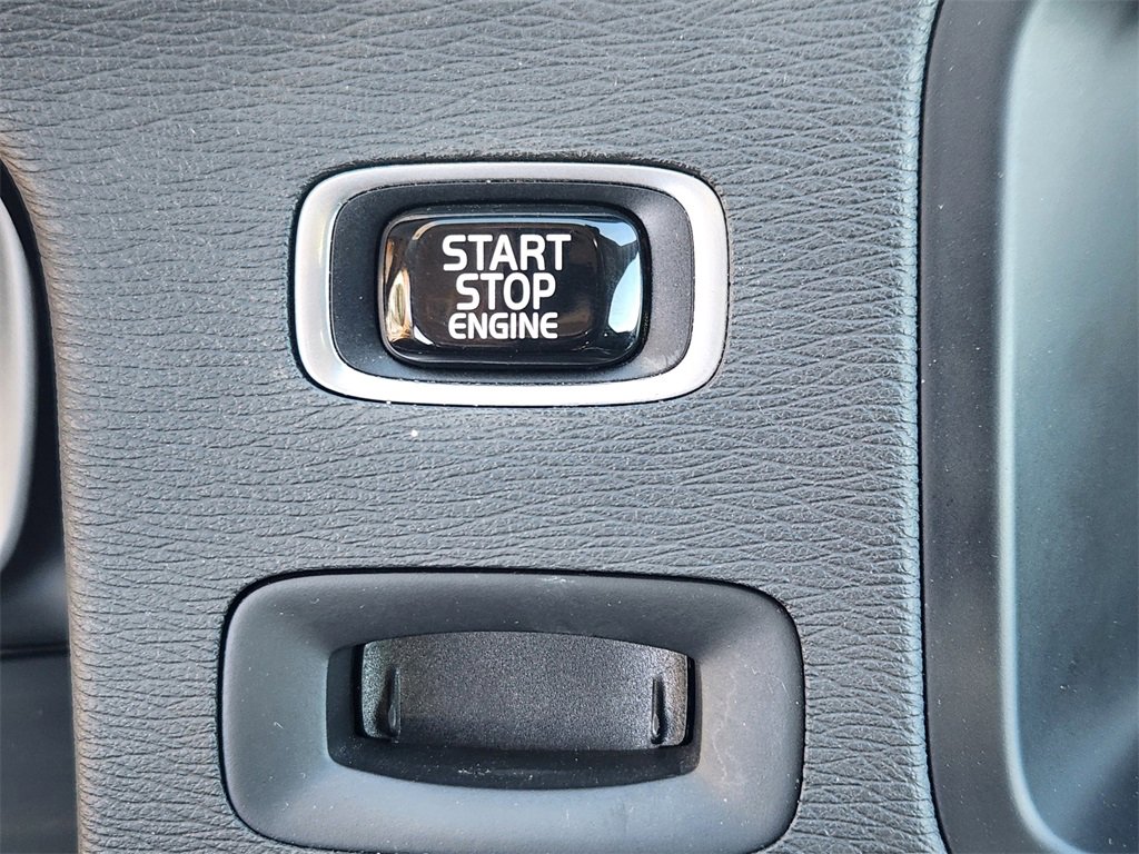 Used 2018 Volvo S60 T5 Dynamic w/ Protection Package image 13