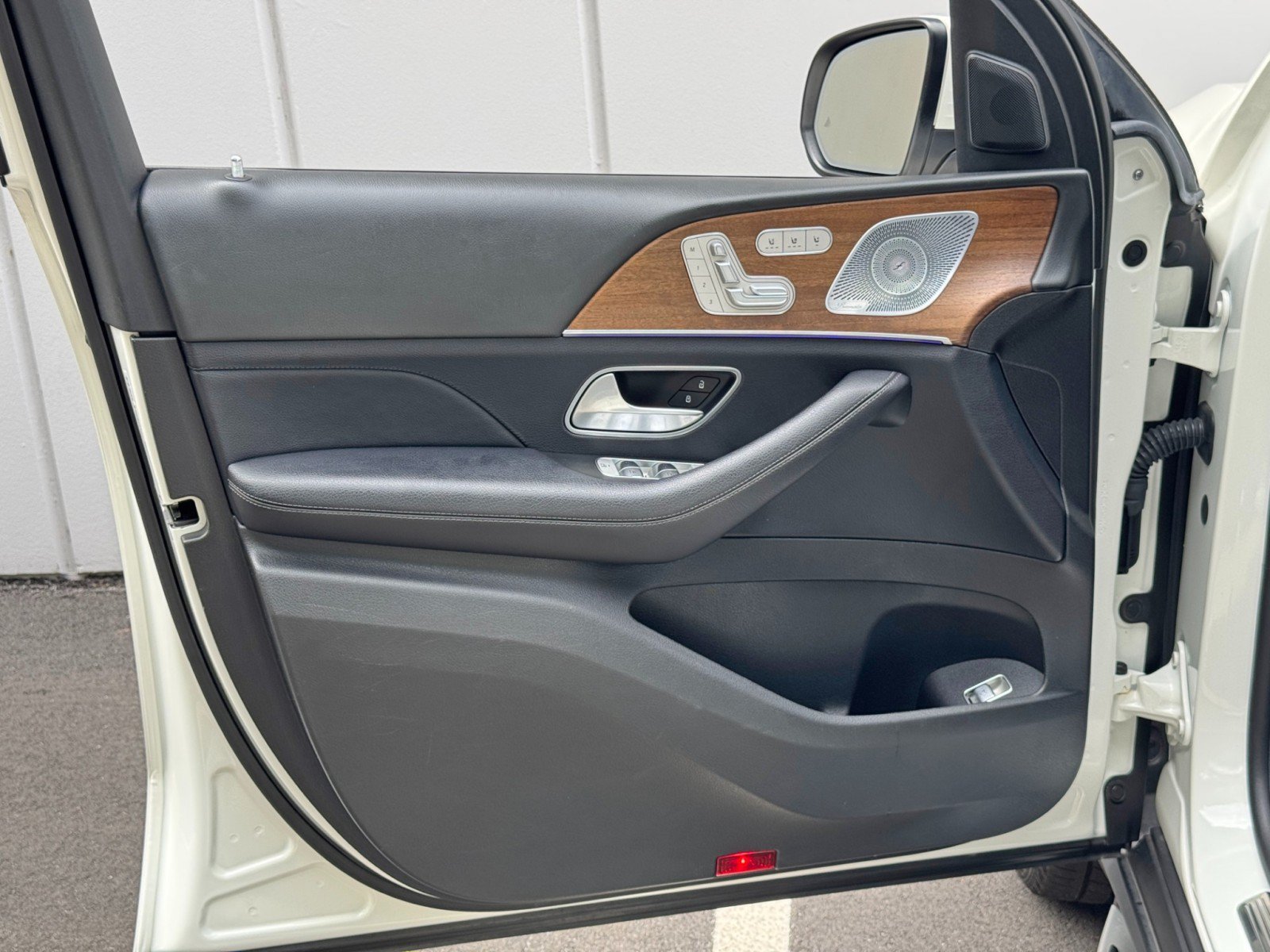 Used 2020 Mercedes-Benz GLS 450 4MATIC image 46