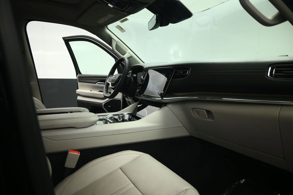 Used 2022 Jeep Wagoneer Series II w/ Premium Group I AWD/4WD image 66