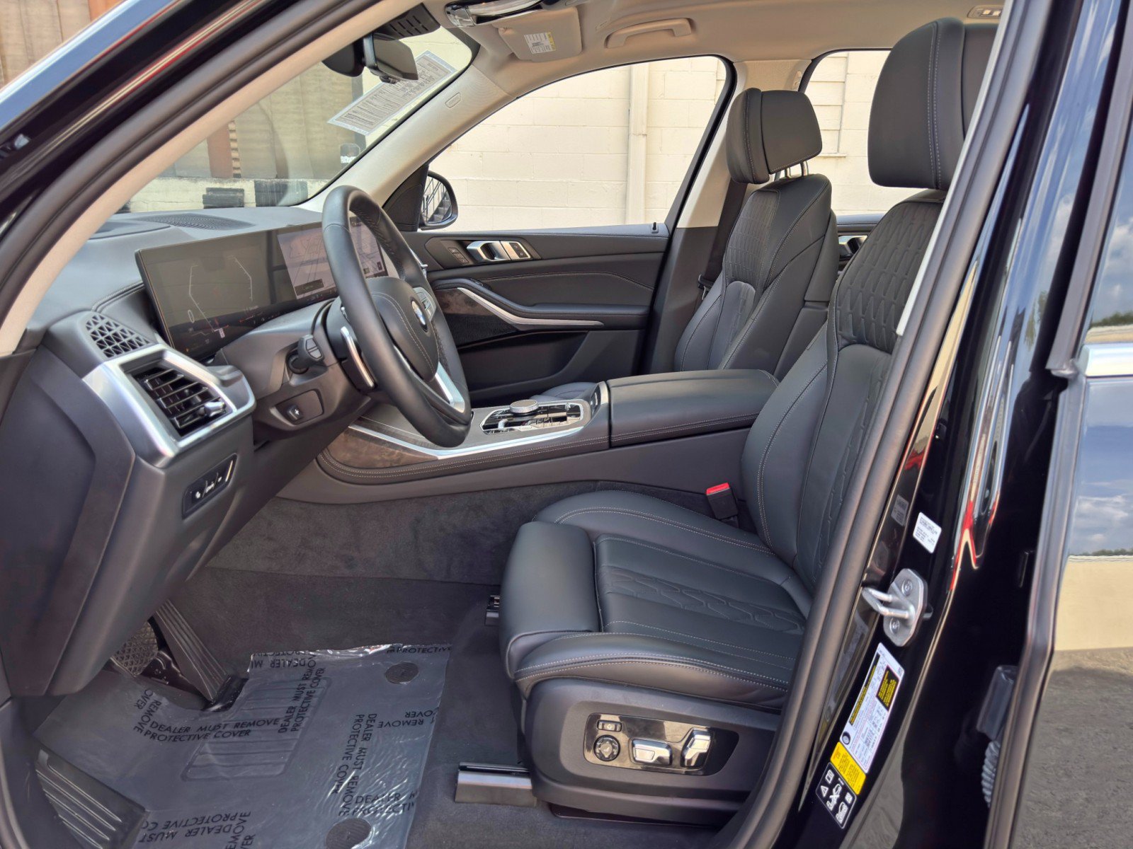 Used 2024 BMW X7 xDrive40i AWD/4WD image 17